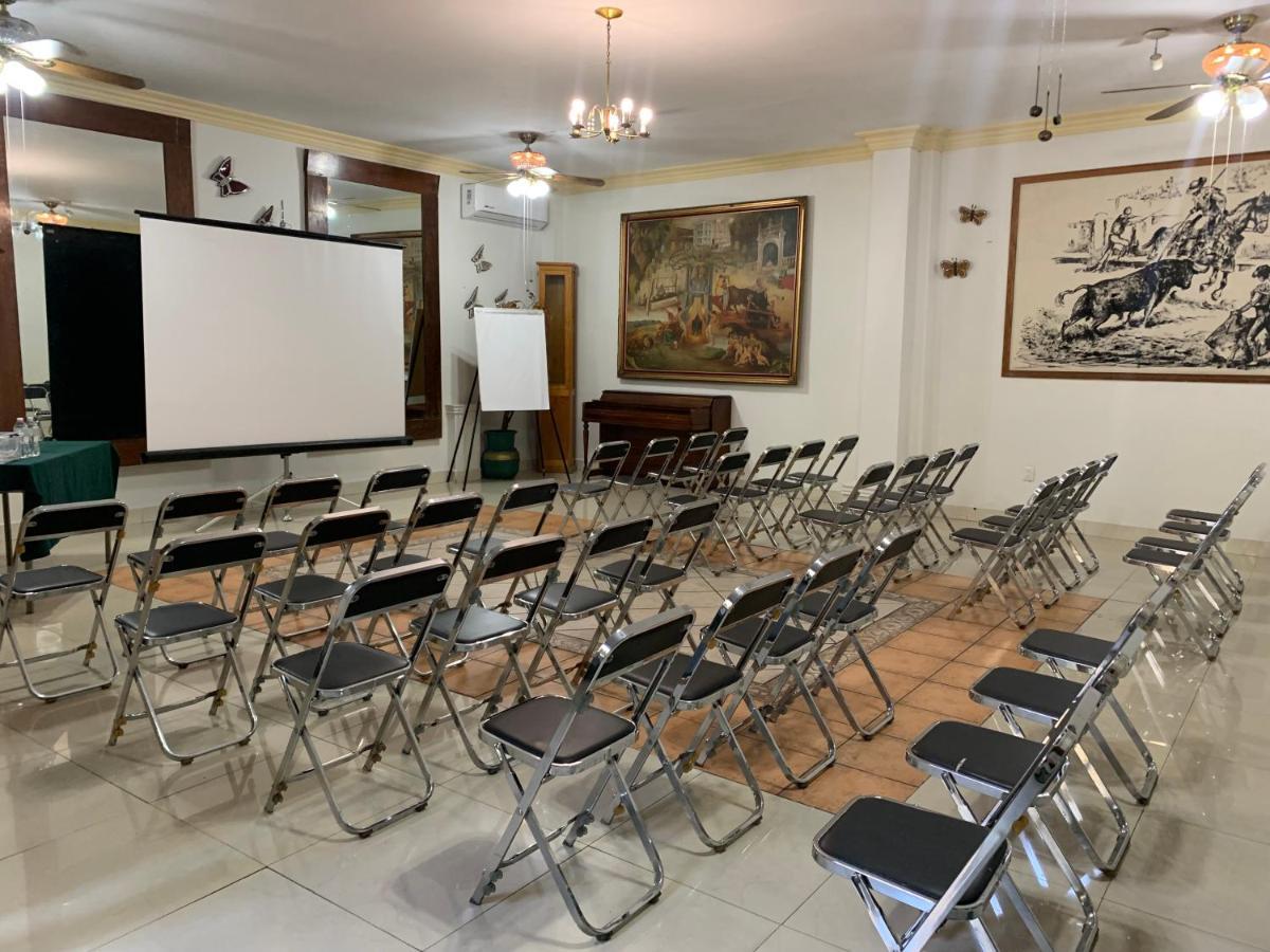 Hotel Inn Galerias Aguascalientes Ngoại thất bức ảnh