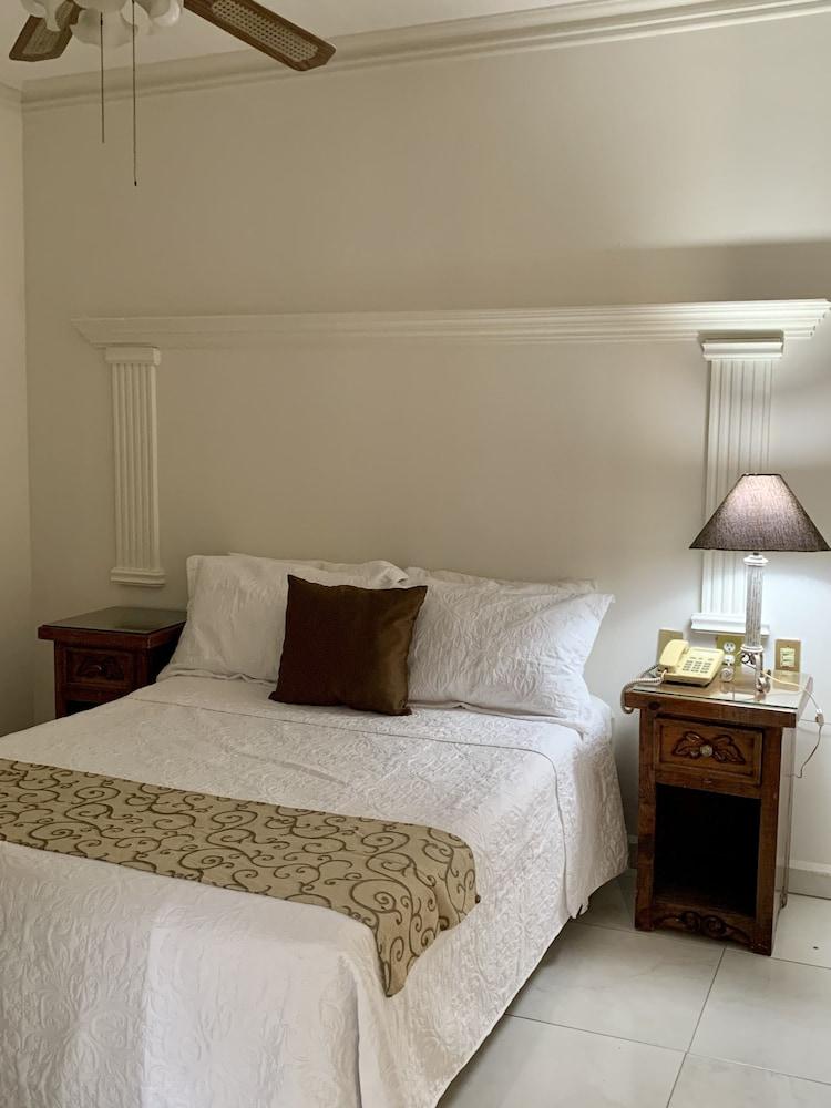 Hotel Inn Galerias Aguascalientes Ngoại thất bức ảnh