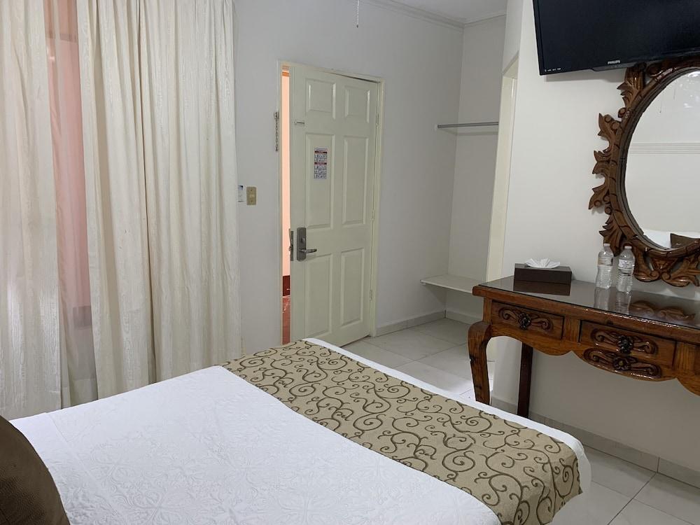 Hotel Inn Galerias Aguascalientes Ngoại thất bức ảnh