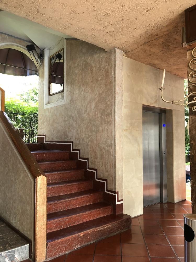 Hotel Inn Galerias Aguascalientes Ngoại thất bức ảnh