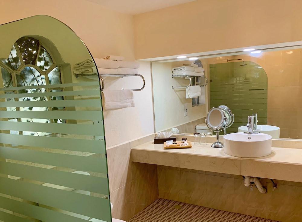 Hotel Inn Galerias Aguascalientes Ngoại thất bức ảnh