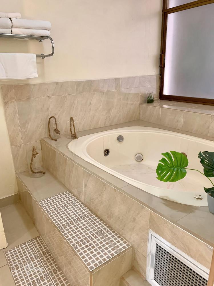 Hotel Inn Galerias Aguascalientes Ngoại thất bức ảnh