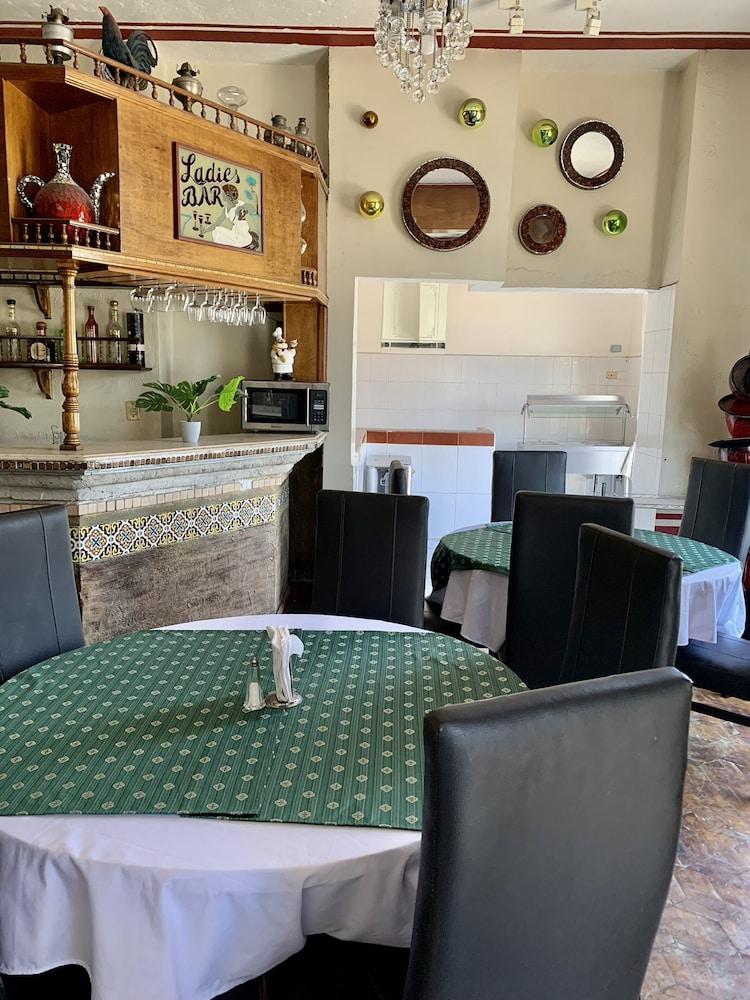 Hotel Inn Galerias Aguascalientes Ngoại thất bức ảnh