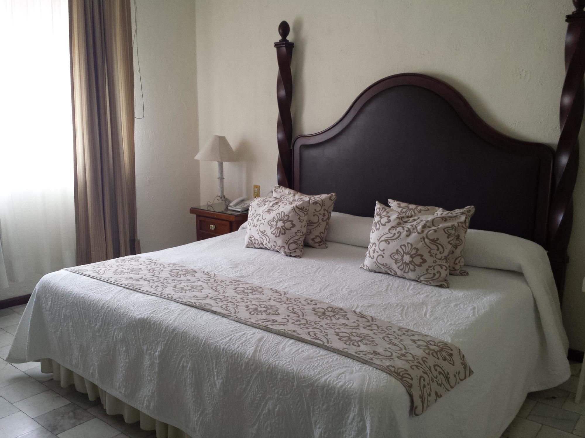 Hotel Inn Galerias Aguascalientes Ngoại thất bức ảnh
