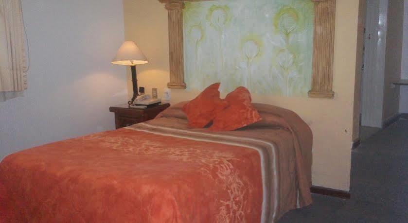 Hotel Inn Galerias Aguascalientes Ngoại thất bức ảnh